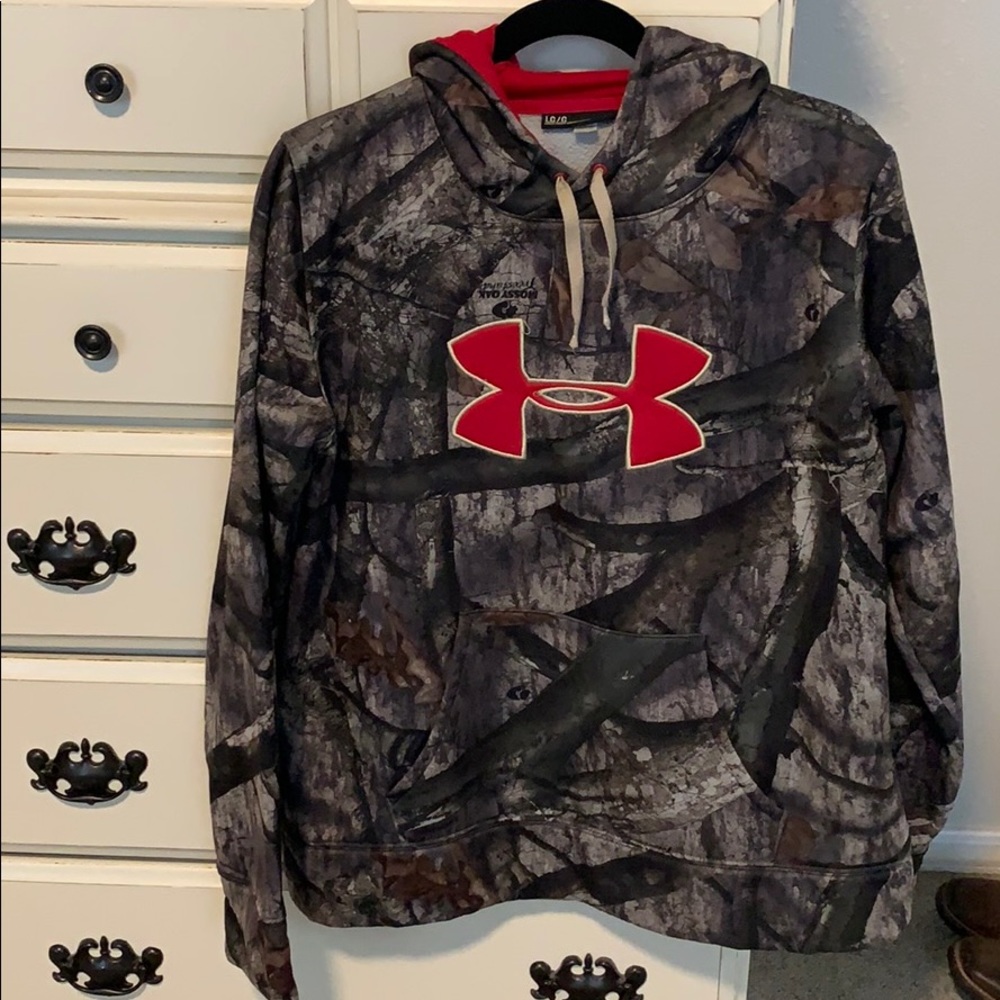 Under Armor camo sweatshirt